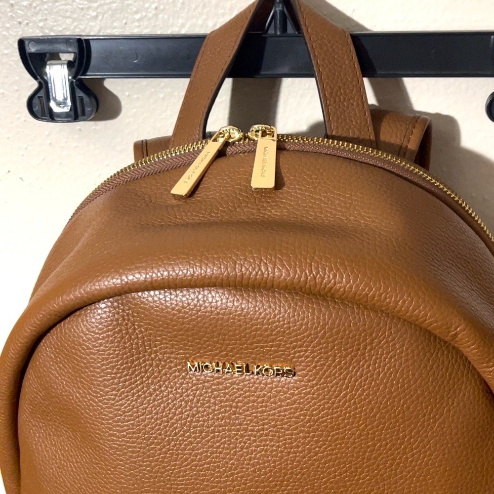 🆕🌺MICHAEL KORS Backpack🌺 - Picture 5 of 16